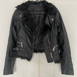 FOREVER 21 faux leather coat w/ fur‎